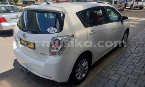 Acheter Occasion Voiture Toyota Verso Blanc à Beitbridge, Matabeleland South Acheter Occasion Voiture Toyota Verso Blanc à Beitbridge, Matabeleland South