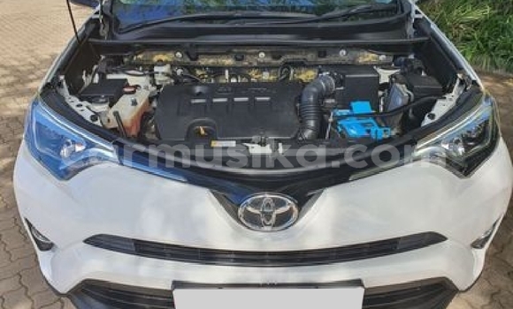 Acheter Occasion Voiture Toyota RAV4 Blanc à Beitbridge, Matabeleland South Acheter Occasion Voiture Toyota RAV4 Blanc à Beitbridge, Matabeleland South