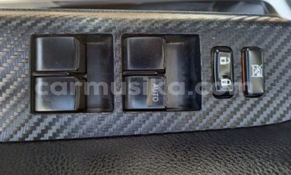 Acheter Occasion Voiture Toyota RAV4 Blanc à Beitbridge, Matabeleland South Acheter Occasion Voiture Toyota RAV4 Blanc à Beitbridge, Matabeleland South