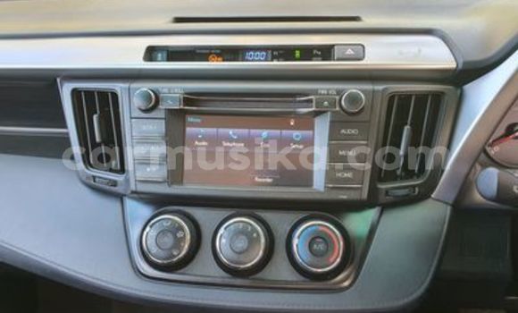 Acheter Occasion Voiture Toyota RAV4 Blanc à Beitbridge, Matabeleland South Acheter Occasion Voiture Toyota RAV4 Blanc à Beitbridge, Matabeleland South