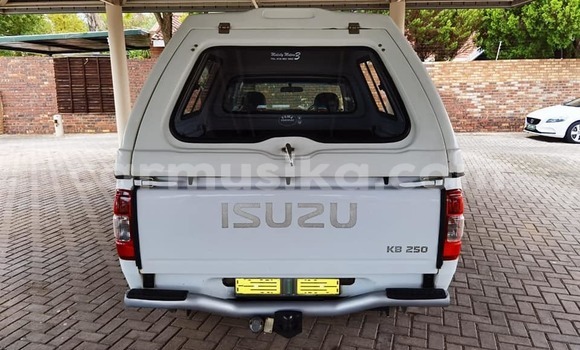 Buy Used Isuzu KB White Car in Beitbridge in Matabeleland South Buy Used Isuzu KB White Car in Beitbridge in Matabeleland South