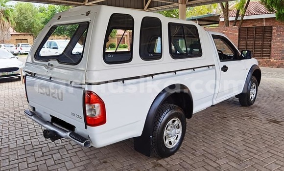 Buy Used Isuzu KB White Car in Beitbridge in Matabeleland South Buy Used Isuzu KB White Car in Beitbridge in Matabeleland South