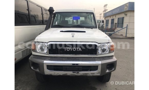 Acheter Import Voiture Toyota Land Cruiser Blanc à Import - Dubai, Harare Acheter Import Voiture Toyota Land Cruiser Blanc à Import - Dubai, Harare
