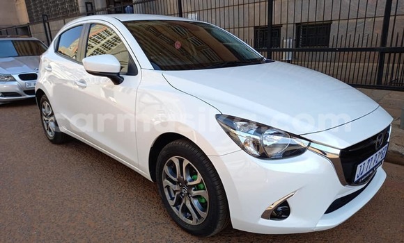 Nunua Ilio tumika Mazda Capella Nyeupe Gari ndani ya Beitbridge nchini Matabeleland Kusini