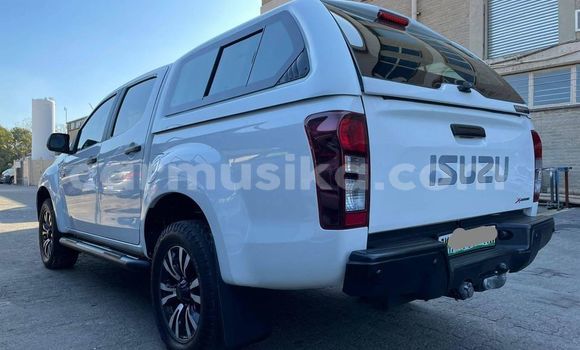 Tenga Tsaru Isuzu KB Chena Mota in Beitbridge in Matabeleland South Tenga Tsaru Isuzu KB Chena Mota in Beitbridge in Matabeleland South