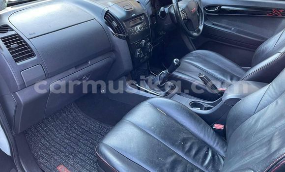 Tenga Tsaru Isuzu KB Chena Mota in Beitbridge in Matabeleland South Tenga Tsaru Isuzu KB Chena Mota in Beitbridge in Matabeleland South