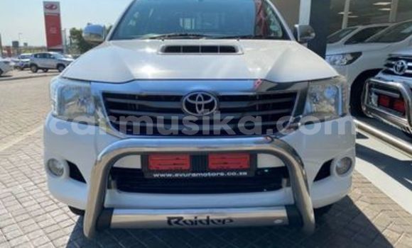 Tenga Tsaru Toyota Hilux Chena Mota in Beitbridge in Matabeleland South Tenga Tsaru Toyota Hilux Chena Mota in Beitbridge in Matabeleland South