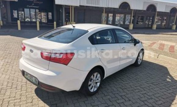 Acheter Occasion Voiture Kia Rio Blanc à Beitbridge, Matabeleland South Acheter Occasion Voiture Kia Rio Blanc à Beitbridge, Matabeleland South