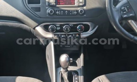 Acheter Occasion Voiture Kia Rio Blanc à Beitbridge, Matabeleland South Acheter Occasion Voiture Kia Rio Blanc à Beitbridge, Matabeleland South