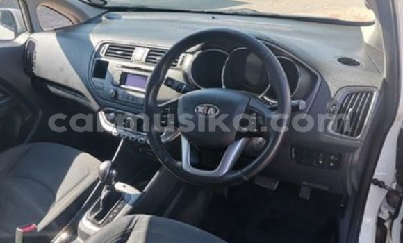Acheter Occasion Voiture Kia Rio Blanc à Beitbridge, Matabeleland South Acheter Occasion Voiture Kia Rio Blanc à Beitbridge, Matabeleland South
