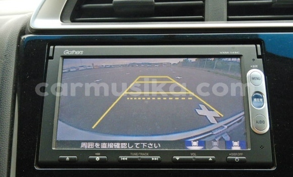 Acheter Occasion Voiture Honda Fit Blanc à Beitbridge, Matabeleland South Acheter Occasion Voiture Honda Fit Blanc à Beitbridge, Matabeleland South