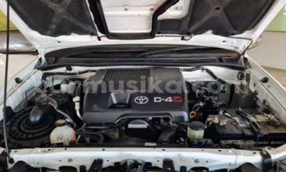 Tenga Tsaru Toyota Hilux Chena Mota in Beitbridge in Matabeleland South Tenga Tsaru Toyota Hilux Chena Mota in Beitbridge in Matabeleland South