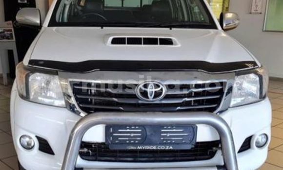 Tenga Tsaru Toyota Hilux Chena Mota in Beitbridge in Matabeleland South Tenga Tsaru Toyota Hilux Chena Mota in Beitbridge in Matabeleland South