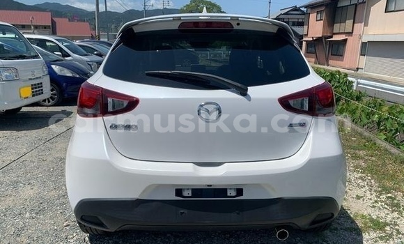 Acheter Occasion Voiture Mazda Demio Blanc à Beitbridge, Matabeleland South Acheter Occasion Voiture Mazda Demio Blanc à Beitbridge, Matabeleland South