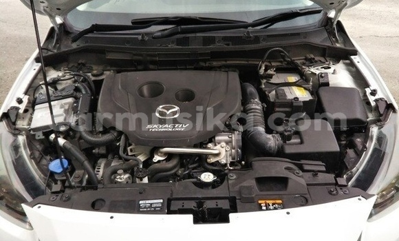 Acheter Occasion Voiture Mazda Demio Blanc à Beitbridge, Matabeleland South Acheter Occasion Voiture Mazda Demio Blanc à Beitbridge, Matabeleland South