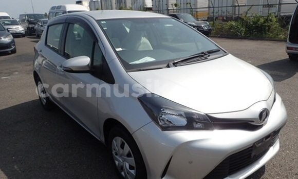 Buy Used Toyota Vitz Silver Car in Beitbridge in Matabeleland South