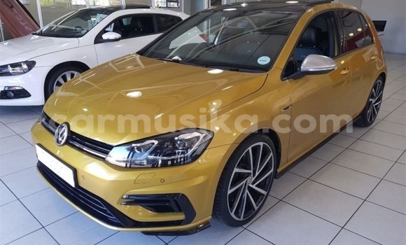 Tenga Tsaru Volkswagen Golf R Bhurawuni Mota in Beitbridge in Matabeleland South Tenga Tsaru Volkswagen Golf R Bhurawuni Mota in Beitbridge in Matabeleland South