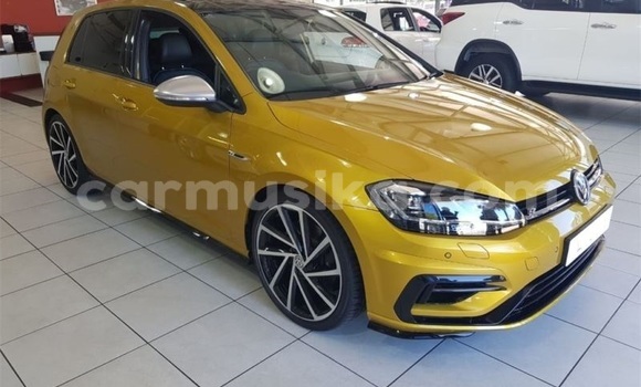 Tenga Tsaru Volkswagen Golf R Bhurawuni Mota in Beitbridge in Matabeleland South Tenga Tsaru Volkswagen Golf R Bhurawuni Mota in Beitbridge in Matabeleland South