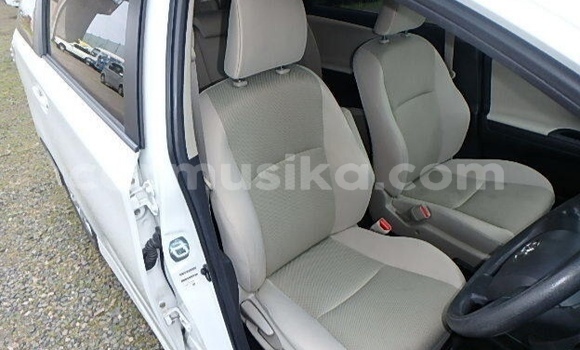 Nunua Ilio tumika Toyota Wish Nyeupe Gari ndani ya Beitbridge nchini Matabeleland Kusini Nunua Ilio tumika Toyota Wish Nyeupe Gari ndani ya Beitbridge nchini Matabeleland Kusini