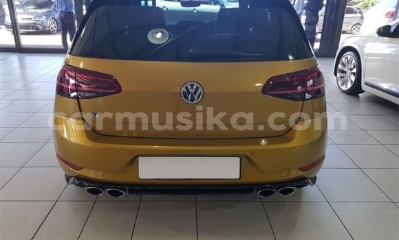 Tenga Tsaru Volkswagen Golf R Bhurawuni Mota in Beitbridge in Matabeleland South Tenga Tsaru Volkswagen Golf R Bhurawuni Mota in Beitbridge in Matabeleland South