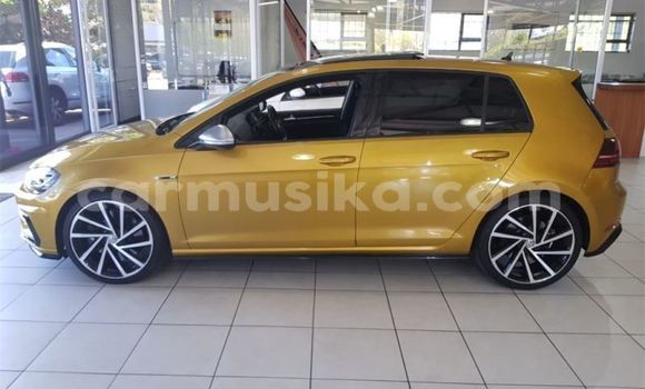 Tenga Tsaru Volkswagen Golf R Bhurawuni Mota in Beitbridge in Matabeleland South Tenga Tsaru Volkswagen Golf R Bhurawuni Mota in Beitbridge in Matabeleland South