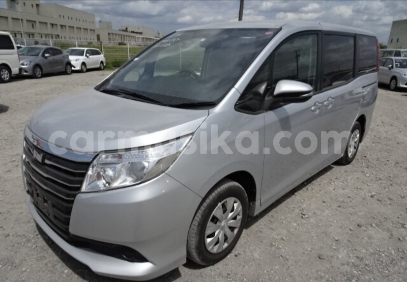 Big with watermark toyota noah matabeleland south beitbridge 22214