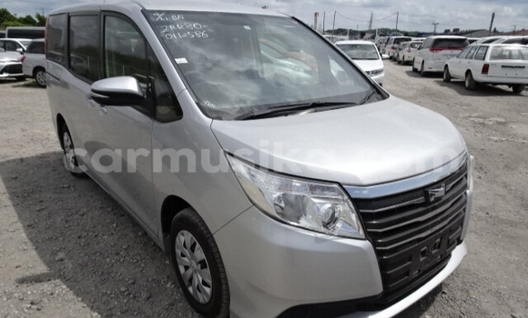 Tenga Tsaru Toyota Noah Sirivha Mota in Beitbridge in Matabeleland South Tenga Tsaru Toyota Noah Sirivha Mota in Beitbridge in Matabeleland South