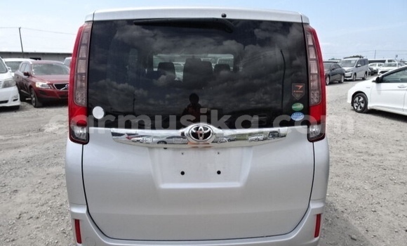 Tenga Tsaru Toyota Noah Sirivha Mota in Beitbridge in Matabeleland South Tenga Tsaru Toyota Noah Sirivha Mota in Beitbridge in Matabeleland South