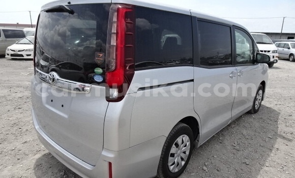 Tenga Tsaru Toyota Noah Sirivha Mota in Beitbridge in Matabeleland South Tenga Tsaru Toyota Noah Sirivha Mota in Beitbridge in Matabeleland South