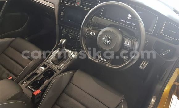 Tenga Tsaru Volkswagen Golf R Bhurawuni Mota in Beitbridge in Matabeleland South Tenga Tsaru Volkswagen Golf R Bhurawuni Mota in Beitbridge in Matabeleland South