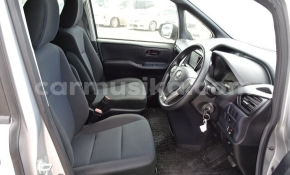 Tenga Tsaru Toyota Noah Sirivha Mota in Beitbridge in Matabeleland South Tenga Tsaru Toyota Noah Sirivha Mota in Beitbridge in Matabeleland South