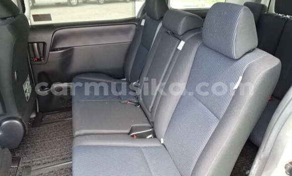 Tenga Tsaru Toyota Noah Sirivha Mota in Beitbridge in Matabeleland South Tenga Tsaru Toyota Noah Sirivha Mota in Beitbridge in Matabeleland South