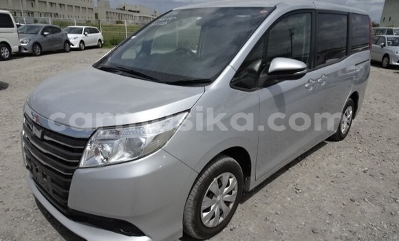 Tenga Tsaru Toyota Noah Sirivha Mota in Beitbridge in Matabeleland South Tenga Tsaru Toyota Noah Sirivha Mota in Beitbridge in Matabeleland South