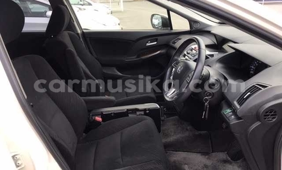 Acheter Occasion Voiture Honda Odyssey Blanc à Beitbridge, Matabeleland South Acheter Occasion Voiture Honda Odyssey Blanc à Beitbridge, Matabeleland South