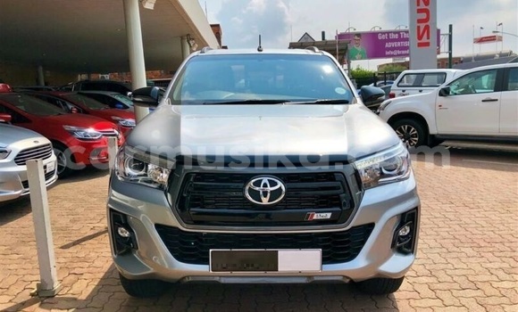 Buy Used Toyota Hilux Silver Car in Beitbridge in Matabeleland South Buy Used Toyota Hilux Silver Car in Beitbridge in Matabeleland South
