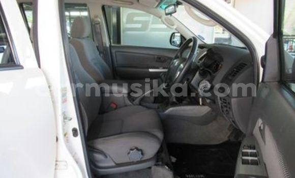 Tenga Tsaru Toyota Hilux Chena Mota in Beitbridge in Matabeleland South Tenga Tsaru Toyota Hilux Chena Mota in Beitbridge in Matabeleland South