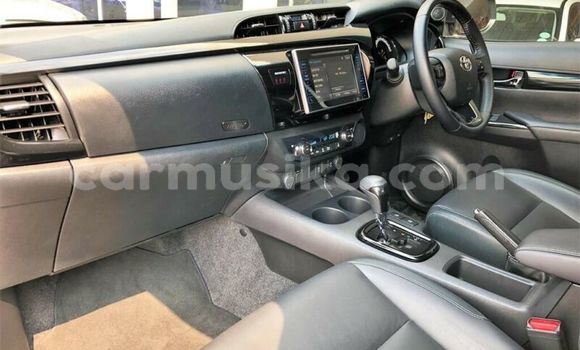 Buy Used Toyota Hilux Silver Car in Beitbridge in Matabeleland South Buy Used Toyota Hilux Silver Car in Beitbridge in Matabeleland South