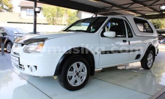 Tenga Tsaru Ford B-MAX Chena Mota in Beitbridge in Matabeleland South Tenga Tsaru Ford B-MAX Chena Mota in Beitbridge in Matabeleland South