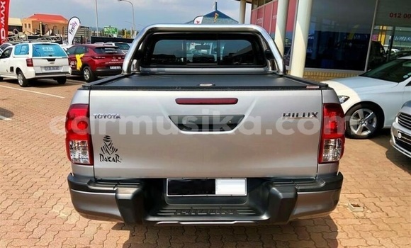 Buy Used Toyota Hilux Silver Car in Beitbridge in Matabeleland South Buy Used Toyota Hilux Silver Car in Beitbridge in Matabeleland South
