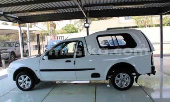 Tenga Tsaru Ford B-MAX Chena Mota in Beitbridge in Matabeleland South Tenga Tsaru Ford B-MAX Chena Mota in Beitbridge in Matabeleland South