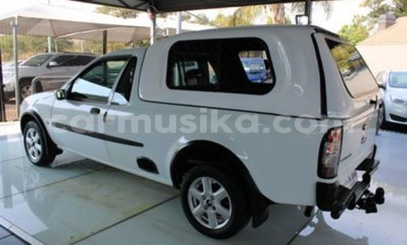 Tenga Tsaru Ford B-MAX Chena Mota in Beitbridge in Matabeleland South Tenga Tsaru Ford B-MAX Chena Mota in Beitbridge in Matabeleland South