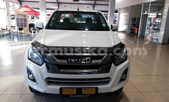 Buy Used Isuzu KB White Car in Beitbridge in Matabeleland South