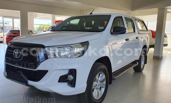 Nunua Ilio tumika Toyota Hilux Nyeupe Gari ndani ya Harare nchini Harare