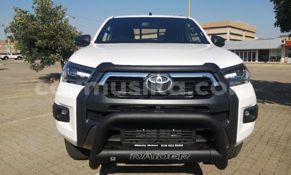 Buy Used Toyota Hilux White Car in Beitbridge in Matabeleland South