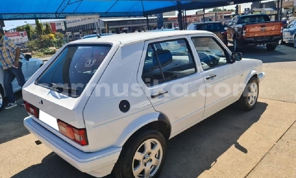 Acheter Occasion Voiture Volkswagen Golf Blanc à Beitbridge, Matabeleland South Acheter Occasion Voiture Volkswagen Golf Blanc à Beitbridge, Matabeleland South