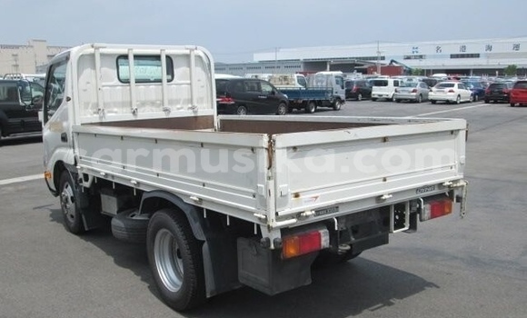 Tenga Tsaru Toyota Dyna Chena Mota in Beitbridge in Matabeleland South Tenga Tsaru Toyota Dyna Chena Mota in Beitbridge in Matabeleland South