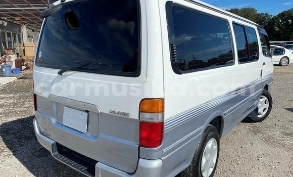 Acheter Occasion Voiture Toyota Hiace Blanc à Beitbridge, Matabeleland South Acheter Occasion Voiture Toyota Hiace Blanc à Beitbridge, Matabeleland South