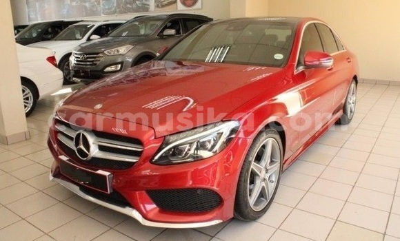 Tenga Tsaru Mercedes‒Benz C–Class Tsvuku Mota in Beitbridge in Matabeleland South Tenga Tsaru Mercedes‒Benz C–Class Tsvuku Mota in Beitbridge in Matabeleland South