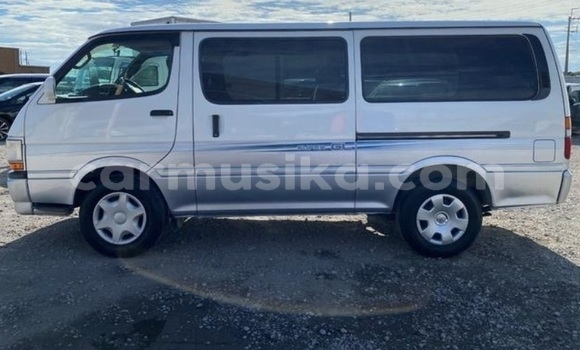 Acheter Occasion Voiture Toyota Hiace Blanc à Beitbridge, Matabeleland South Acheter Occasion Voiture Toyota Hiace Blanc à Beitbridge, Matabeleland South