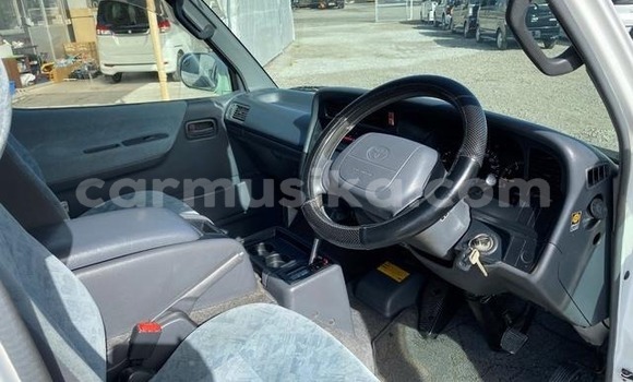 Acheter Occasion Voiture Toyota Hiace Blanc à Beitbridge, Matabeleland South Acheter Occasion Voiture Toyota Hiace Blanc à Beitbridge, Matabeleland South